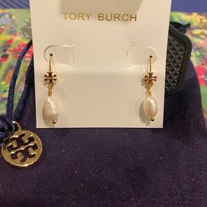 *NWOT* Tory Burch Gold and Cream Floral Pearl Drop Earrings